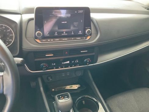 Used 2025 Nissan Rogue SV AWD/4WD image 12