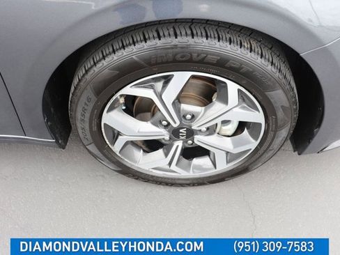 Used 2020 Kia Forte LXS FWD image 22
