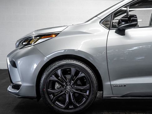 Used 2021 Toyota Sienna XSE image 12