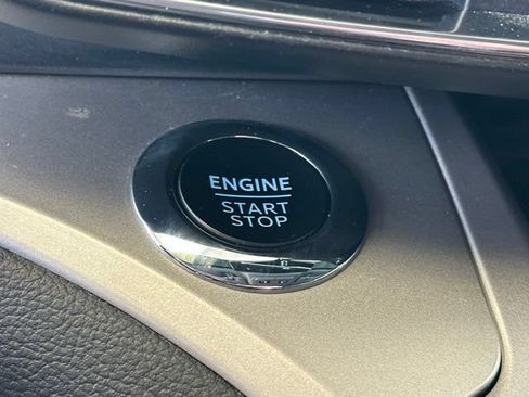 Used 2023 Ford Explorer XLT w/ Equipment Group 202A AWD/4WD image 11