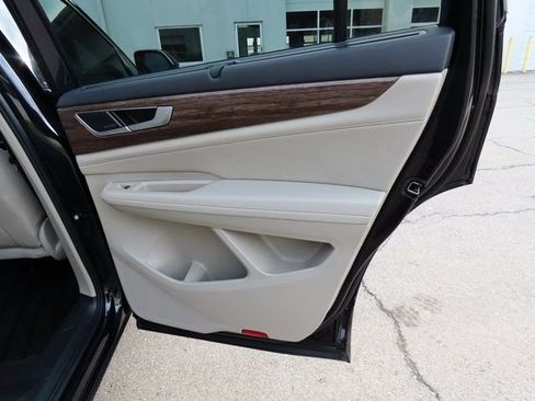 Used 2025 Volkswagen Atlas SEL Premium R-Line image 14