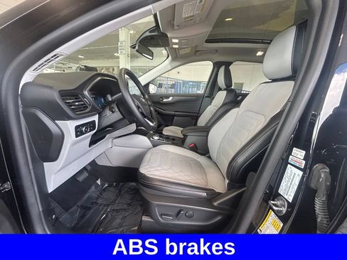 Used 2024 Ford Escape SE w/ PHEV Premium Package FWD image 11