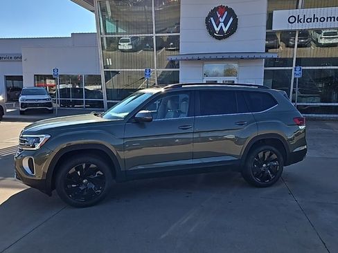 New 2026 Volkswagen Atlas SE image 8