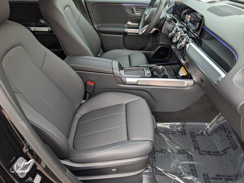 New 2026 Mercedes-Benz GLB 250 4MATIC image 12