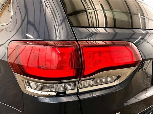 Used 2021 Jeep Grand Cherokee Limited AWD/4WD image 28