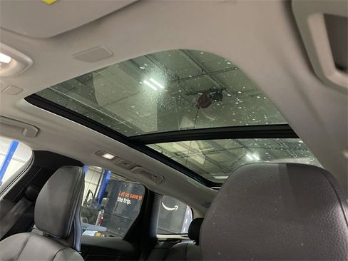 Used 2023 Volvo XC60 B5 Plus image 20