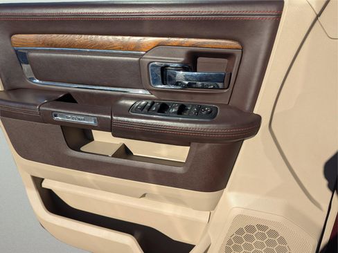 Used 2018 RAM 1500 Laramie Longhorn w/ Longhorn Southfork Package image 19