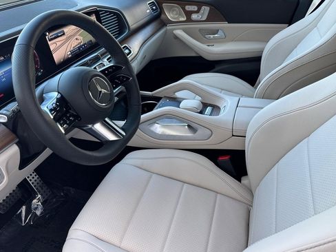 Used 2026 Mercedes-Benz GLS 450 4MATIC image 4