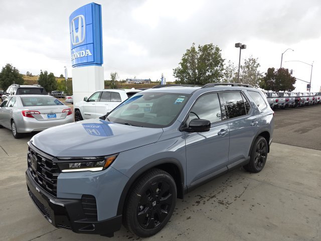 New 2026 Honda Pilot Black Edition image 1