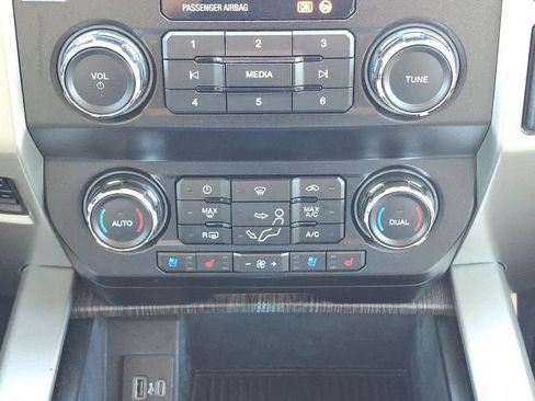 Used 2021 Ford F250 Lariat w/ Chrome Package image 37