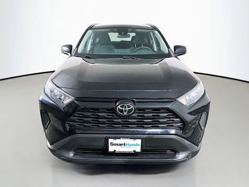Used 2021 Toyota RAV4 LE image 2