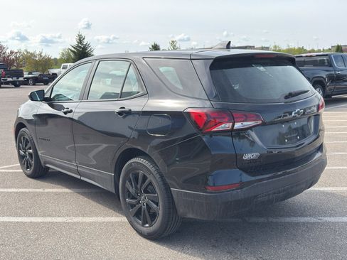Used 2023 Chevrolet Equinox LS w/ Midnight Edition FWD image 3