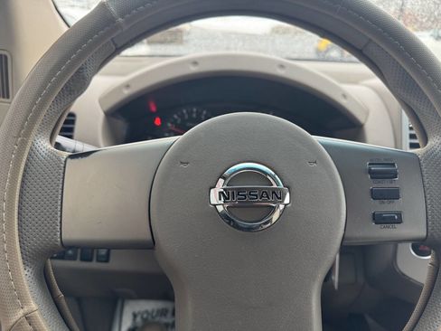 Used 2009 Nissan Frontier SE w/ SE Value Truck Pkg image 32