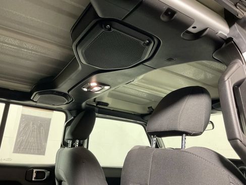 Used 2023 Jeep Wrangler Unlimited Sport AWD/4WD image 3