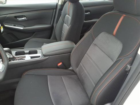 New 2025 Nissan Sentra SR image 4