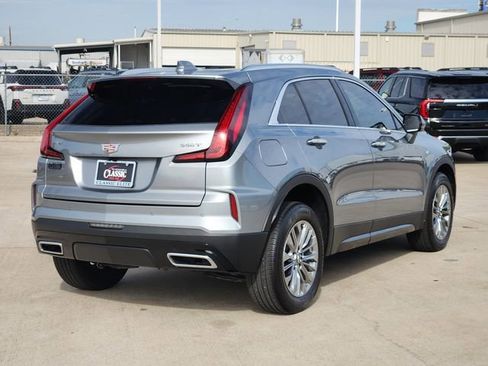 Used 2024 Cadillac XT4 Premium Luxury image 7