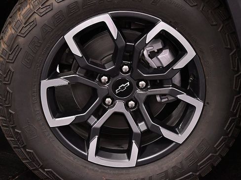 New 2026 Chevrolet Equinox ACTIV w/ Convenience Package III image 9