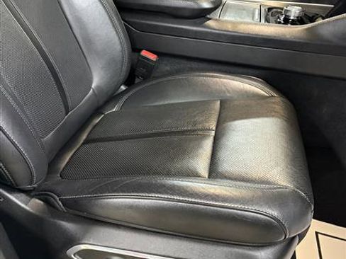 Used 2024 Jeep Wagoneer Series II w/ Flexible Seating Group image 9