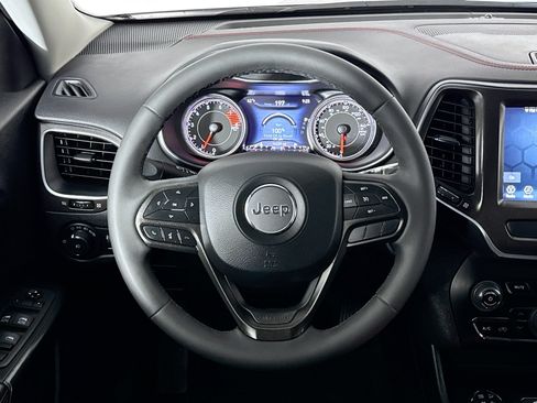 Used 2022 Jeep Cherokee Trailhawk AWD/4WD image 24