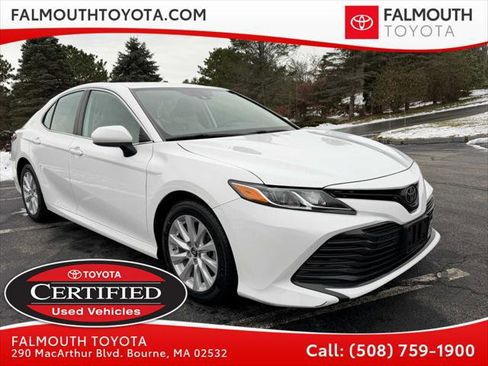 Certified 2019 Toyota Camry LE image 1