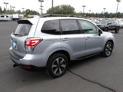 Used 2017 Subaru Forester 2.5i Premium w/ All-Weather Package AWD/4WD image 5