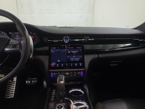 Used 2022 Maserati Quattroporte Modena Q4 image 10