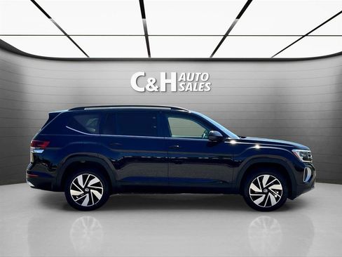 Used 2025 Volkswagen Atlas SE FWD image 7