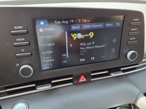 Used 2023 Hyundai Elantra SEL w/ Preferred Accessory Package image 21