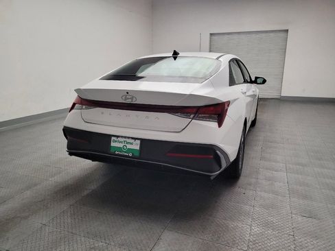 Used 2024 Hyundai Elantra SEL image 7