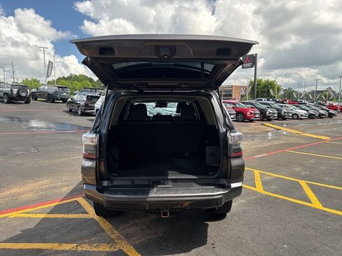 Used 2021 Toyota 4Runner TRD Off-Road Premium image 8