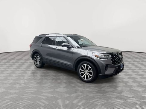 Certified 2025 Ford Explorer ST-Line AWD/4WD image 44