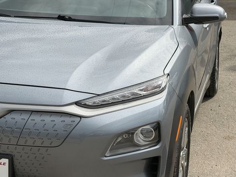 Used 2021 Hyundai Kona Limited w/ Cargo Package FWD image 11