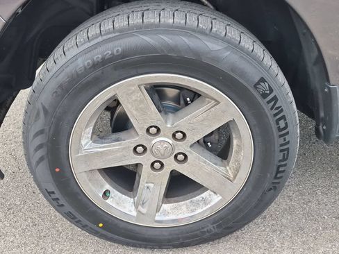 Used 2019 RAM 1500 Classic SLT AWD/4WD image 12