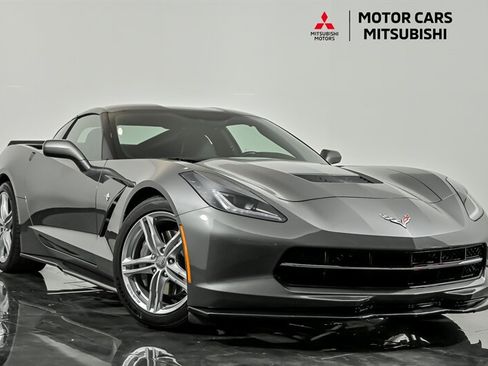 Used 2016 Chevrolet Corvette Stingray Coupe RWD image 1