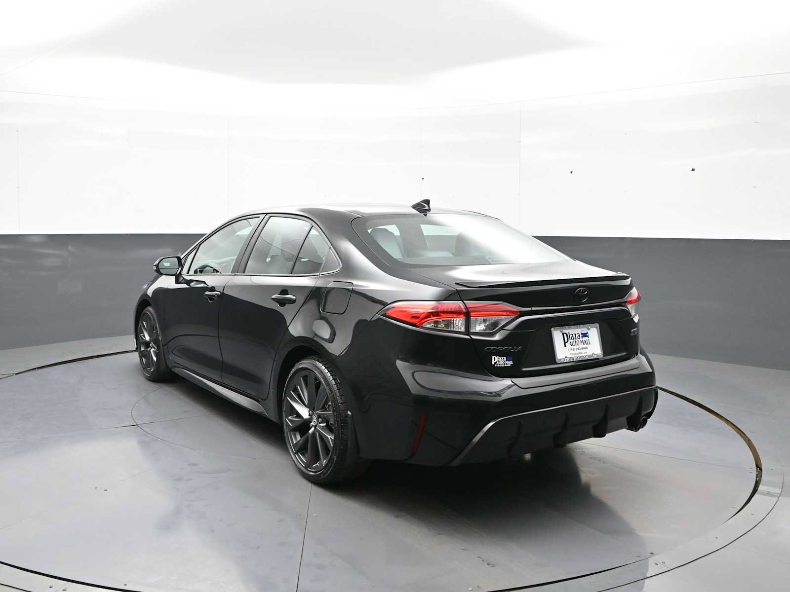 Certified 2025 Toyota Corolla SE w/ Convenience Package FWD image 7