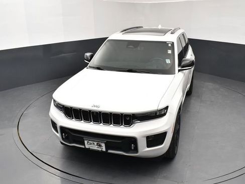 Used 2023 Jeep Grand Cherokee Overland w/ Adv Protech Group III AWD/4WD image 14