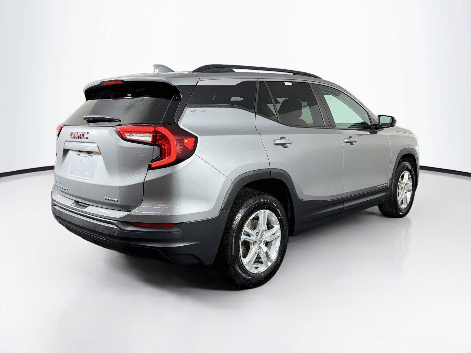 Used 2023 GMC Terrain SLE w/ Driver Convenience Package AWD/4WD image 11