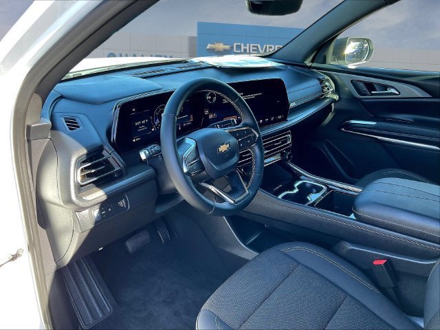 Used 2026 Chevrolet Traverse LT w/ Driver Confidence Package FWD image 9