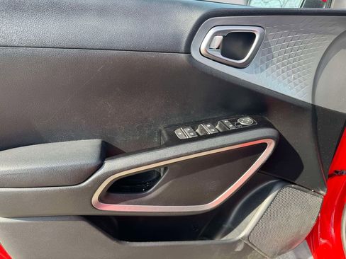 Used 2023 Kia Soul S FWD image 14