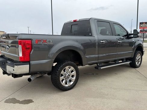 Used 2019 Ford F250 Lariat w/ Chrome Package image 23