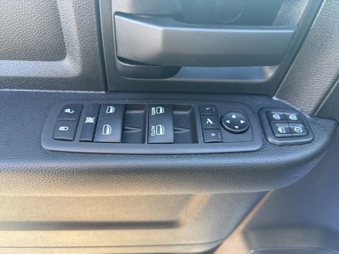 Used 2024 RAM 2500 Tradesman w/ Chrome Appearance Group image 15