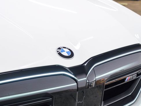 New 2027 BMW M5 Touring AWD/4WD image 9