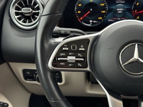 Used 2023 Mercedes-Benz GLB 250 4MATIC image 25