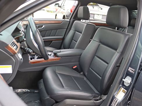Used 2013 Mercedes-Benz E 350 4MATIC Sedan image 26
