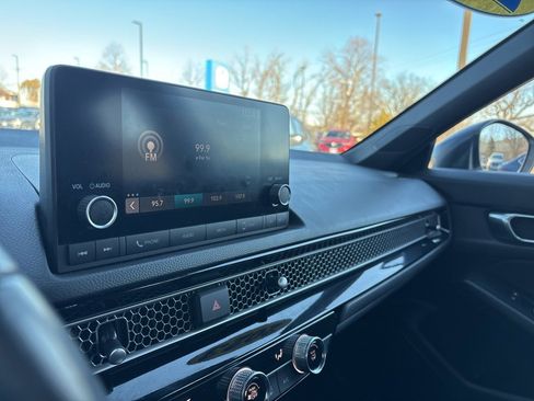 Used 2023 Honda Civic Sport image 18