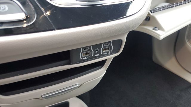 Used 2024 Chrysler Pacifica Touring-L FWD image 18