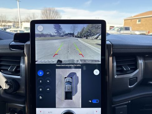 Used 2023 Ford F150 Lightning Lariat w/ Equipment Group 511A High image 18