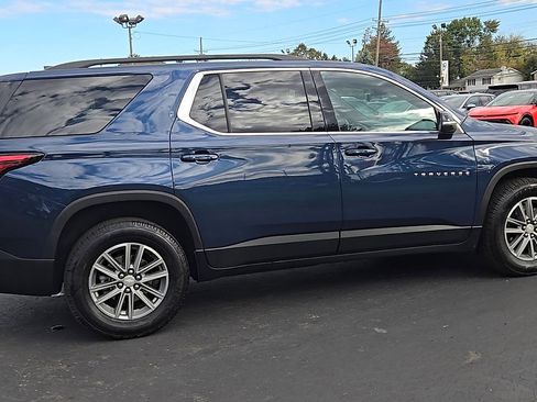 Certified 2023 Chevrolet Traverse LT w/ Rear Camera Mirror Package image 4