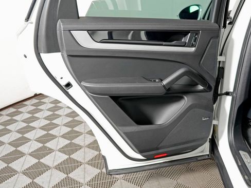 Certified 2024 Porsche Cayenne S w/ Premium Package Plus image 33