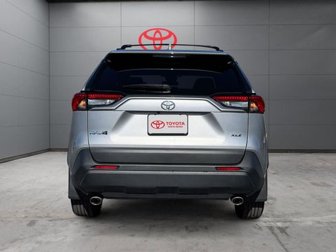 Certified 2025 Toyota RAV4 XLE w/ Convenience Package FWD image 4